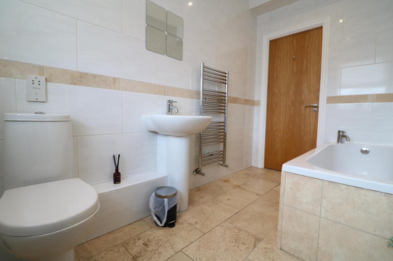 Luxury Spacious 2 Bed Apartment Free Ample Parking Sunderland  Exterior photo
